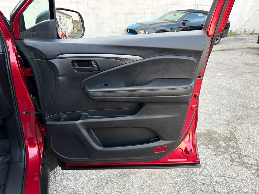 Used 2023 Honda Passport EX-L image 11