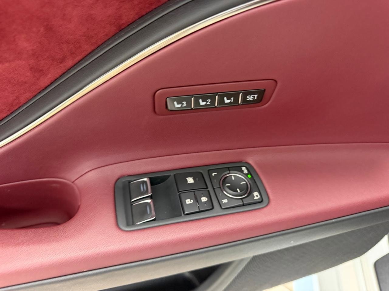 Used 2018 Lexus LC 500 Coupe w/ Touring Package RWD image 19