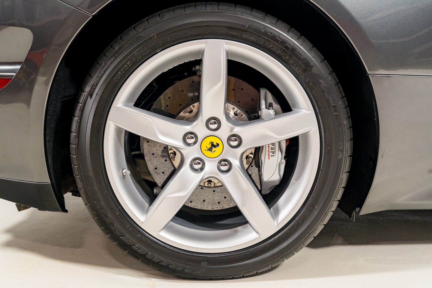 Used 2015 Ferrari California T RWD image 25