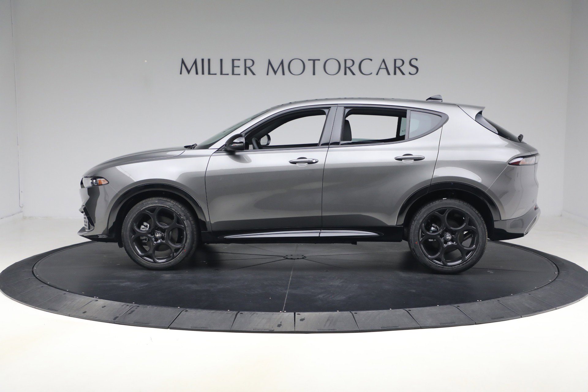 New 2026 Alfa Romeo Tonale AWD/4WD image 2