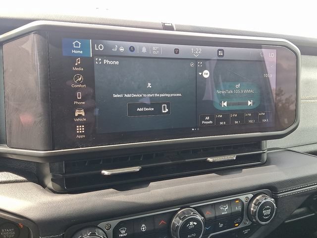 Used 2025 Jeep Wrangler Unlimited Sahara AWD/4WD image 17