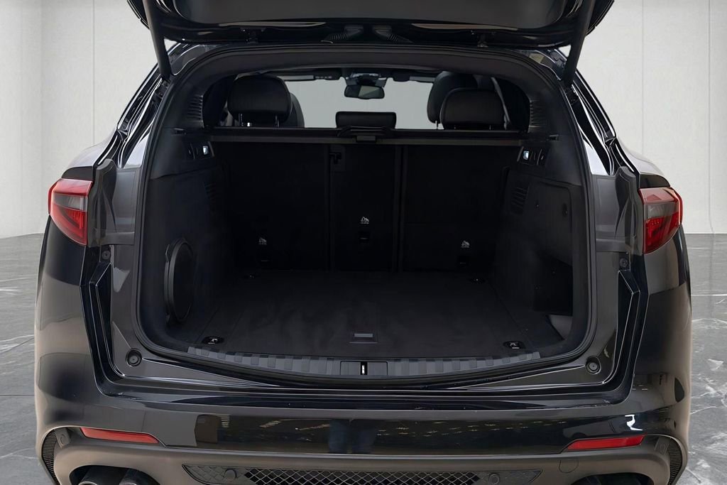 Used 2023 Alfa Romeo Stelvio Quadrifoglio AWD/4WD image 11