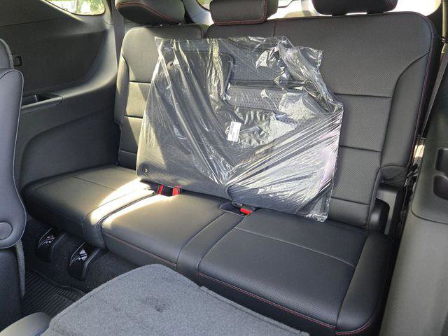 New 2026 Chevrolet Traverse Z71 w/ Enhanced Driving Package AWD/4WD image 17