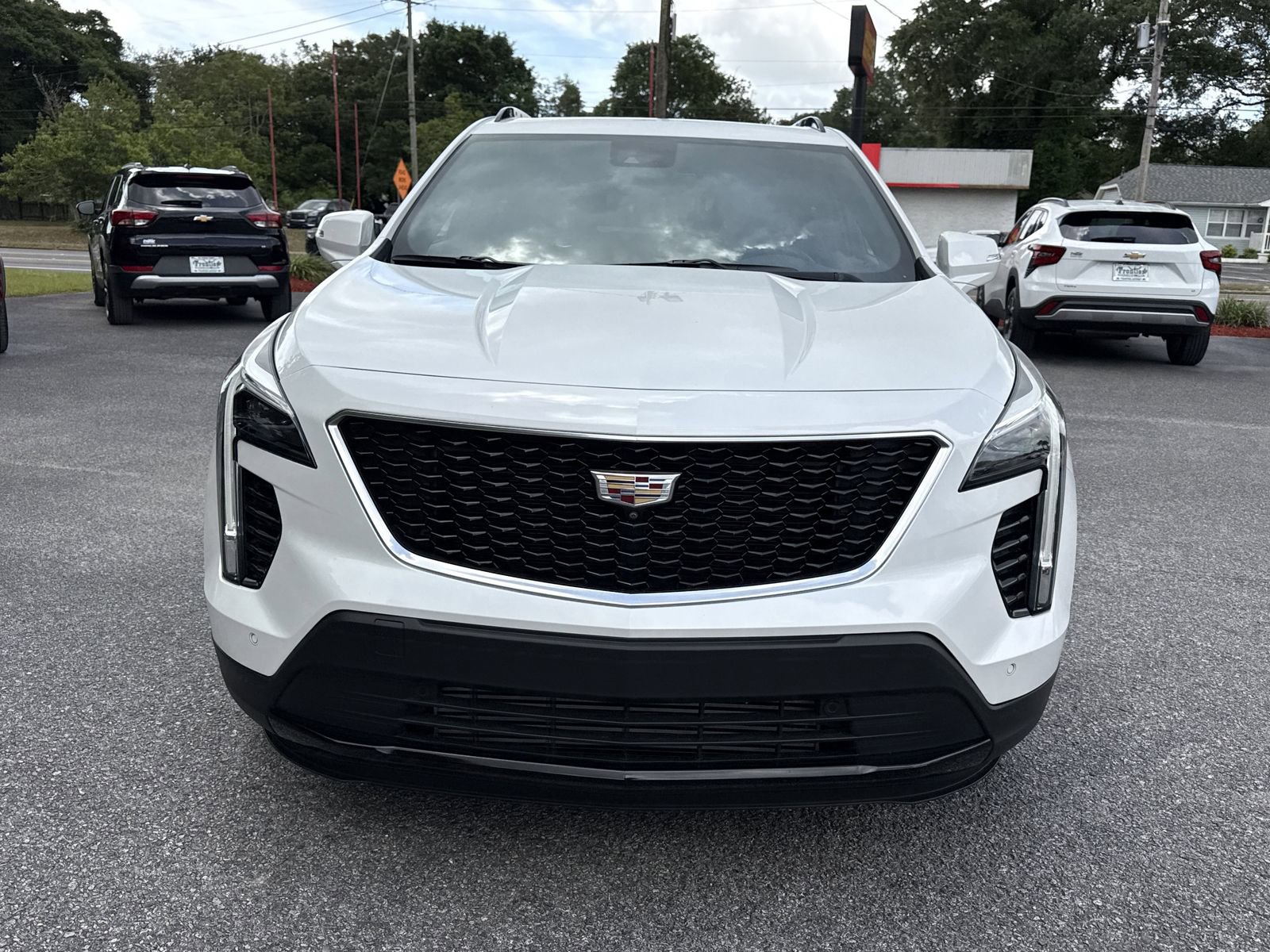 Used 2022 Cadillac XT4 Sport w/ Enhanced Visibility Package FWD image 8