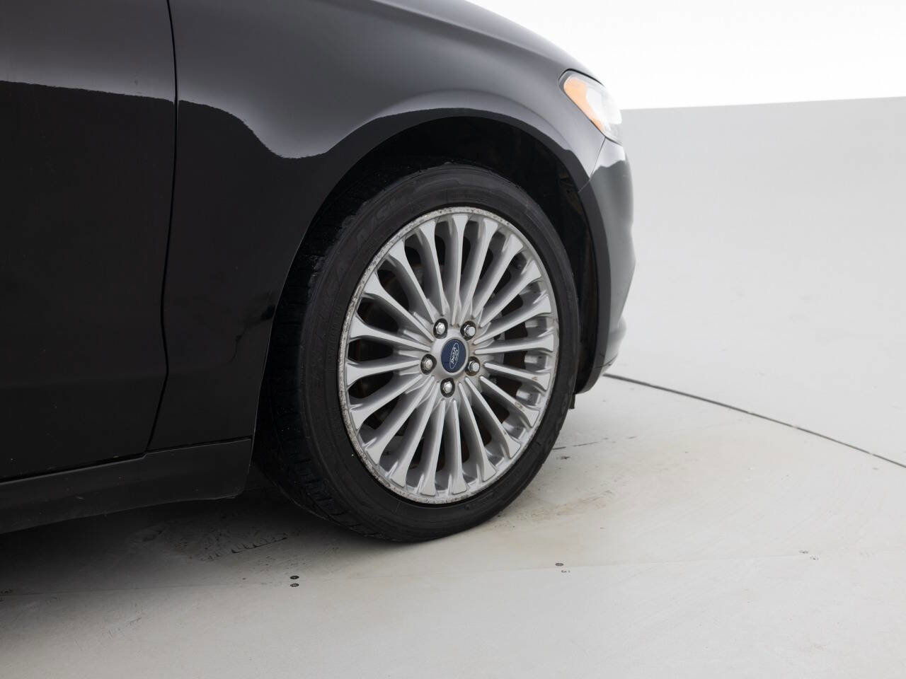 Used 2016 Ford Fusion Titanium image 18