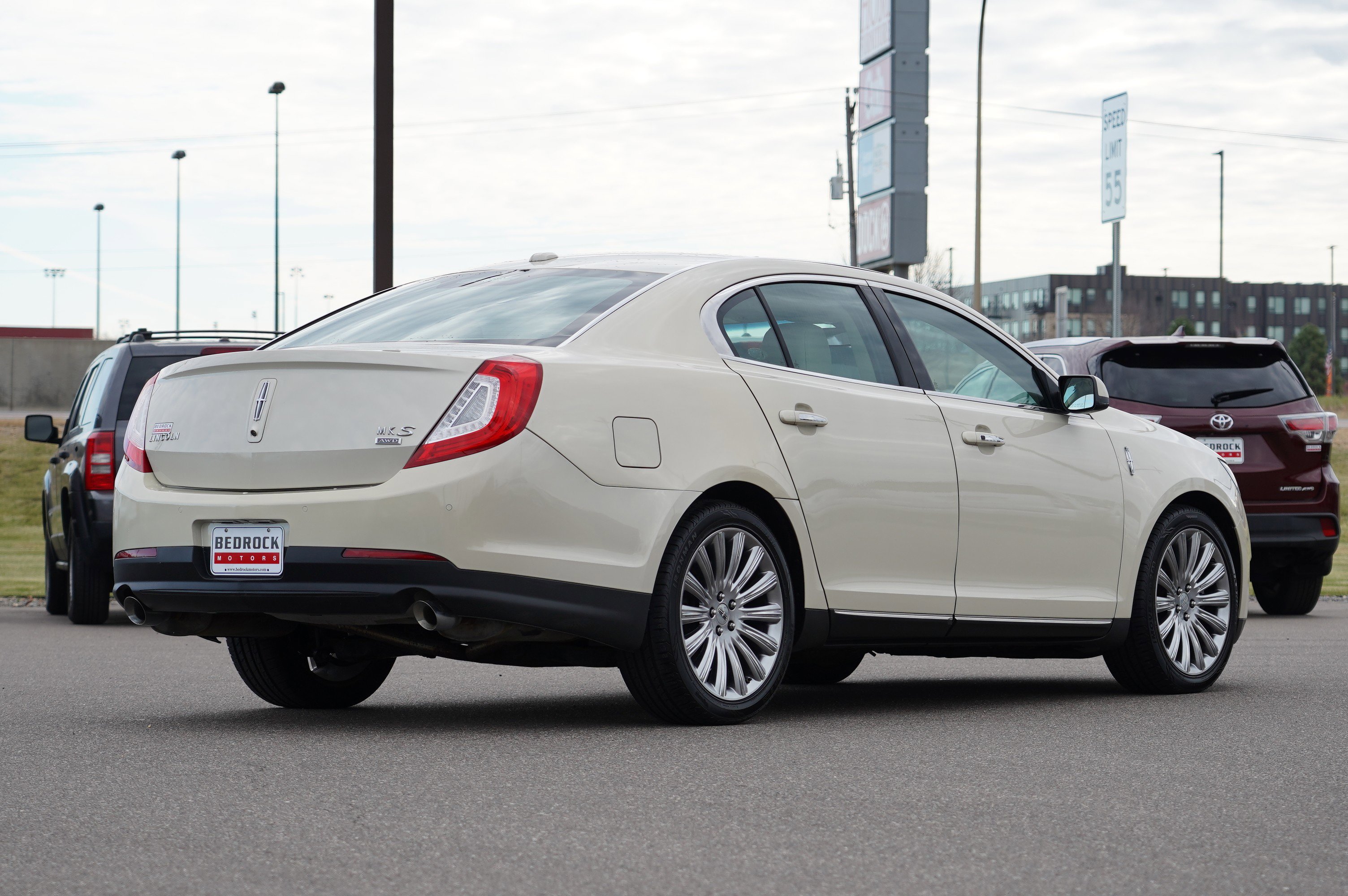 Used 2014 Lincoln MKS AWD w/ Equipment Group 101A image 3