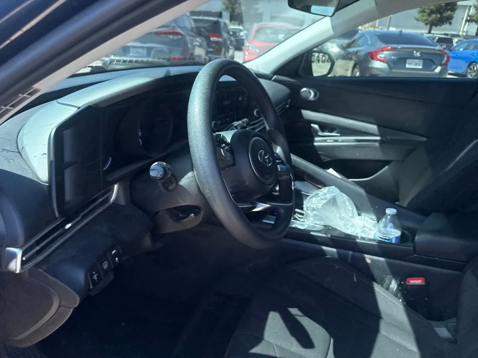 Used 2023 Hyundai Elantra Blue FWD image 15