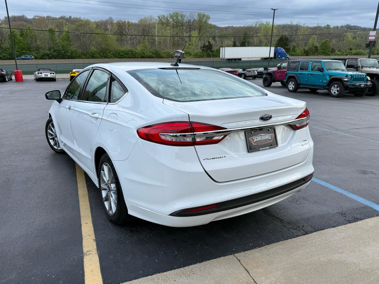 Used 2017 Ford Fusion SE image 5