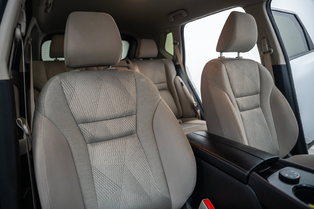 Used 2025 Nissan Rogue SV AWD/4WD image 37