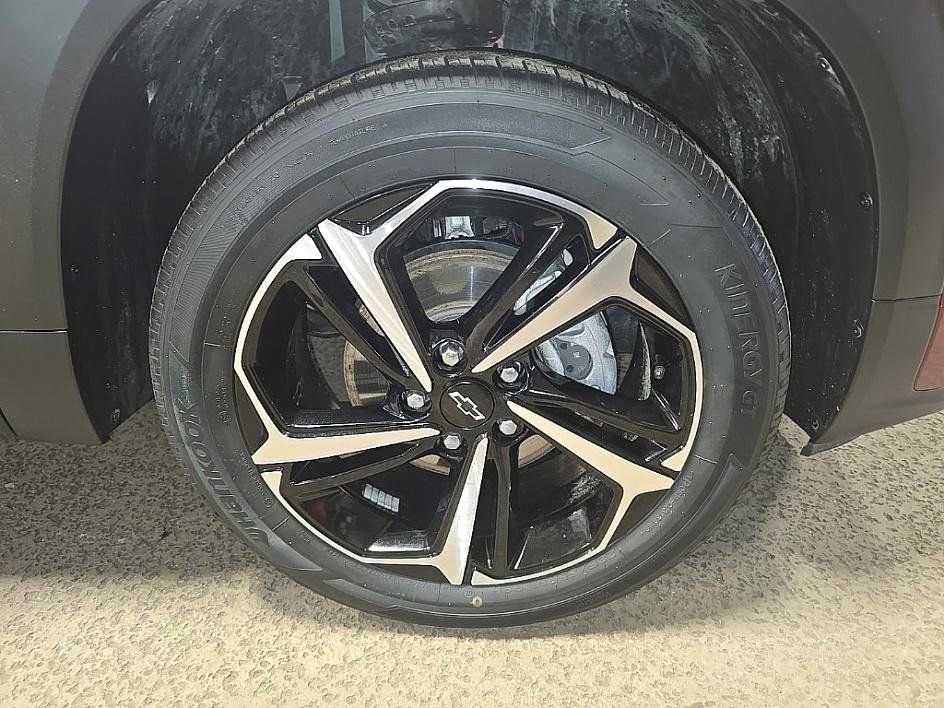 Used 2022 Chevrolet TrailBlazer RS w/ Technology Package image 37
