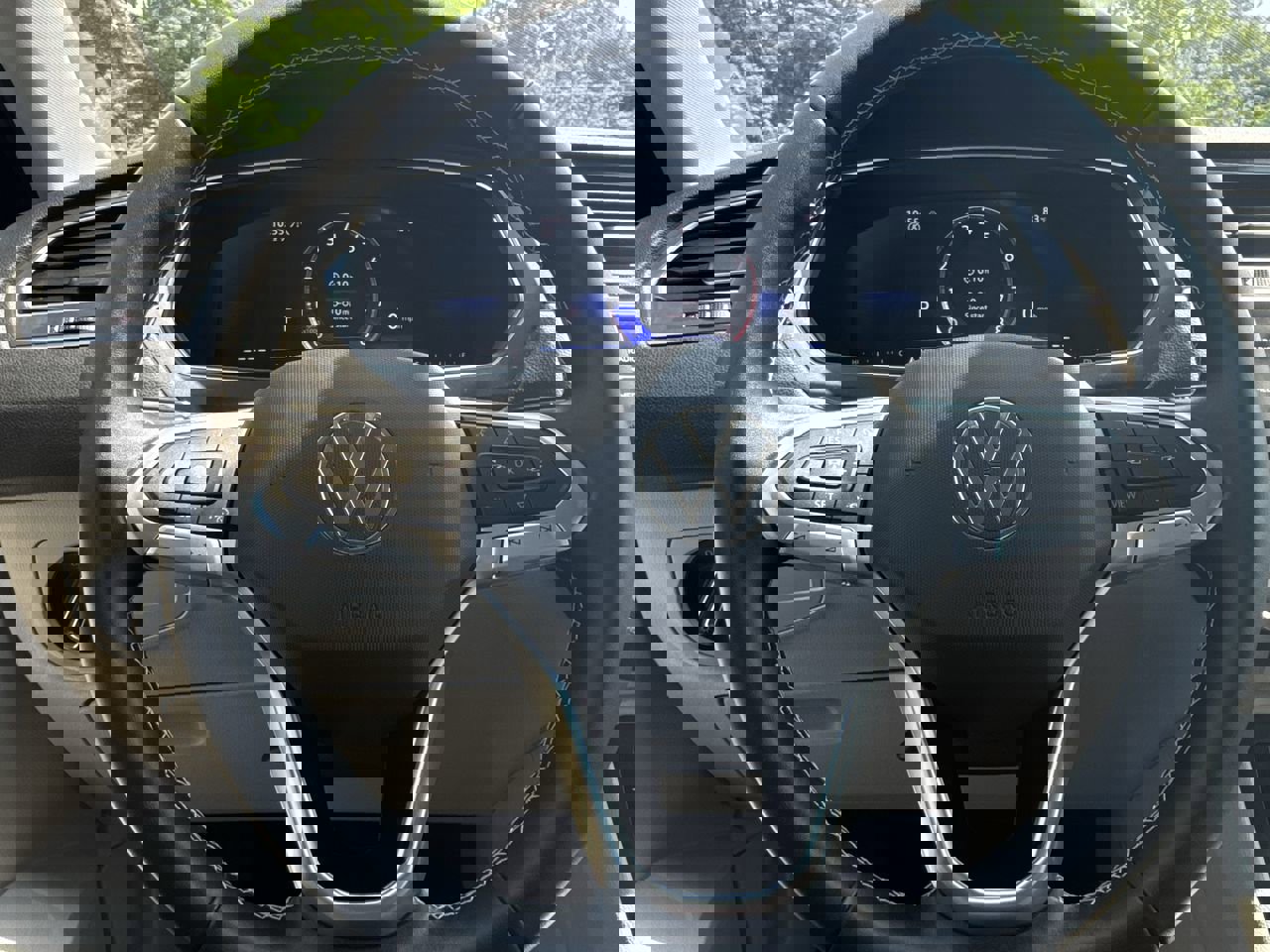 Used 2023 Volkswagen Tiguan SE image 15