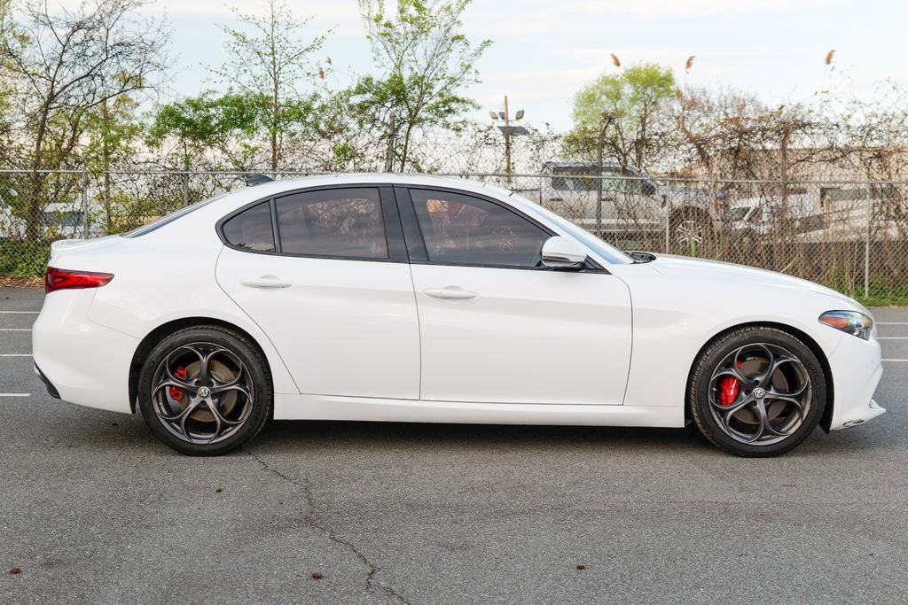 Used 2017 Alfa Romeo Giulia Ti w/ TI 19" Sport Package AWD/4WD image 8