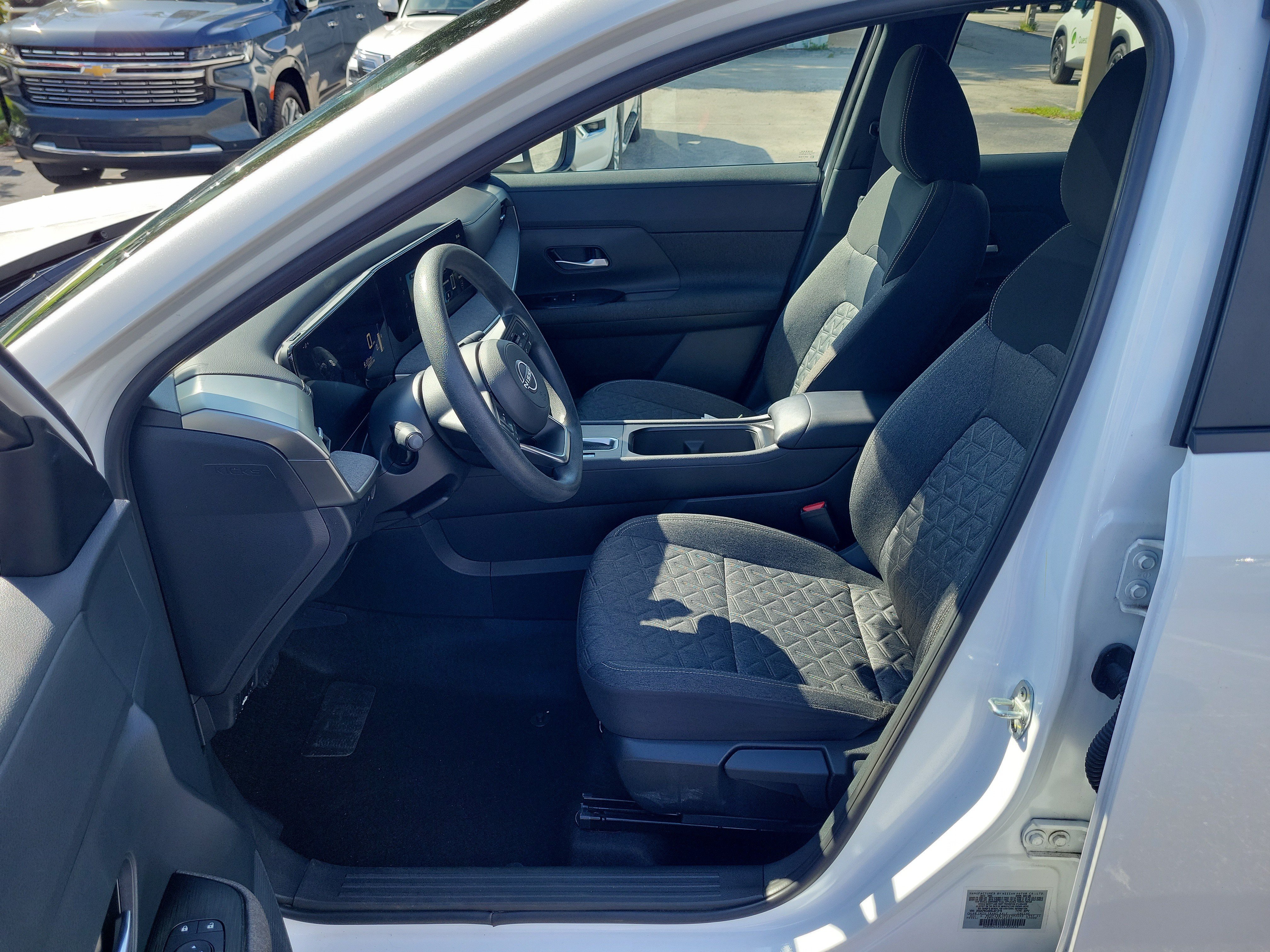 Certified 2025 Nissan Kicks SV FWD image 12