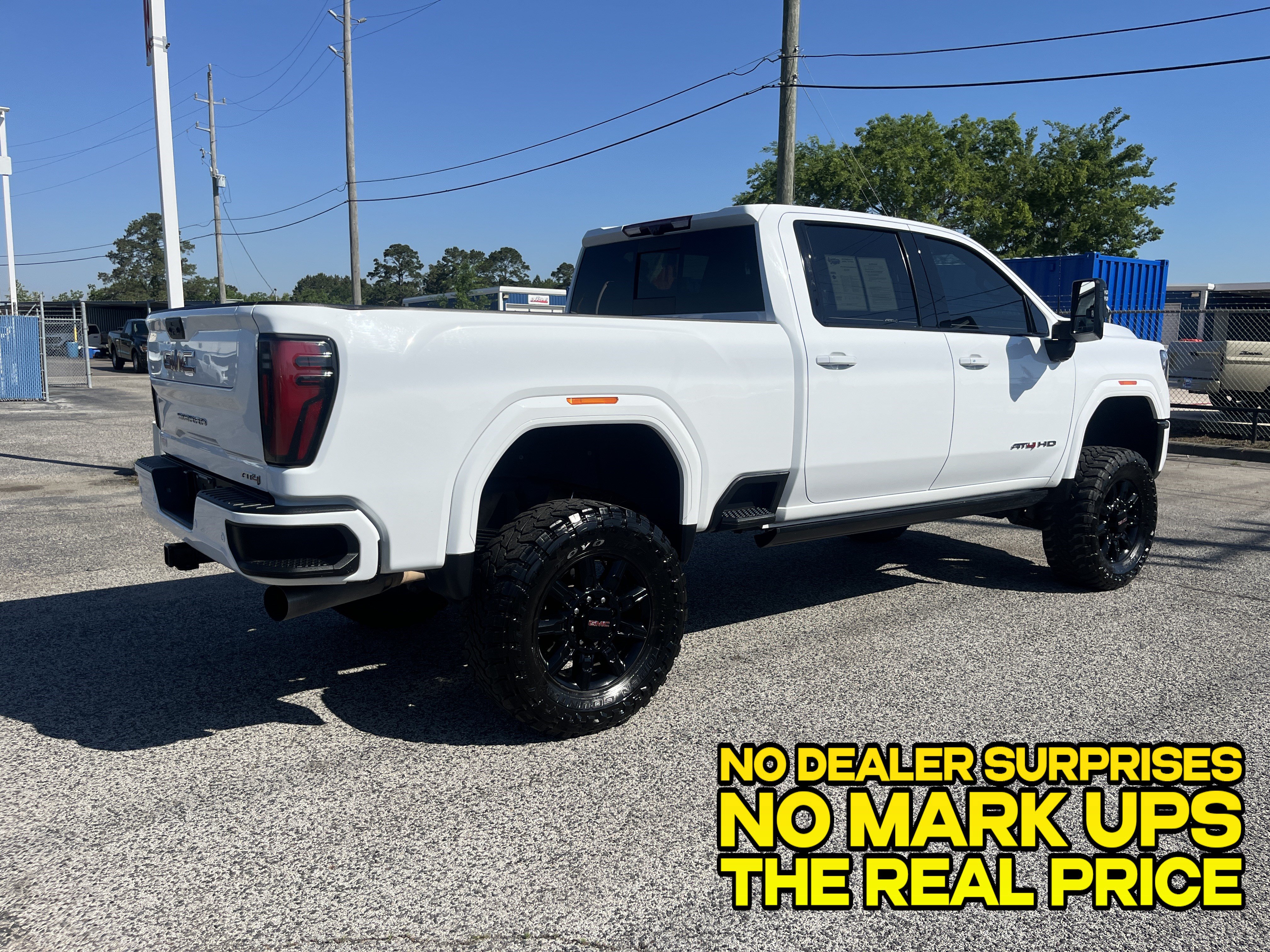 Used 2024 GMC Sierra 2500 AT4 w/ AT4 Premium Plus Package AWD/4WD image 2