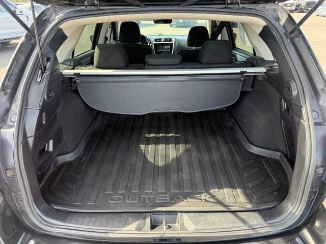 Used 2018 Subaru Outback 2.5i Premium AWD/4WD image 16
