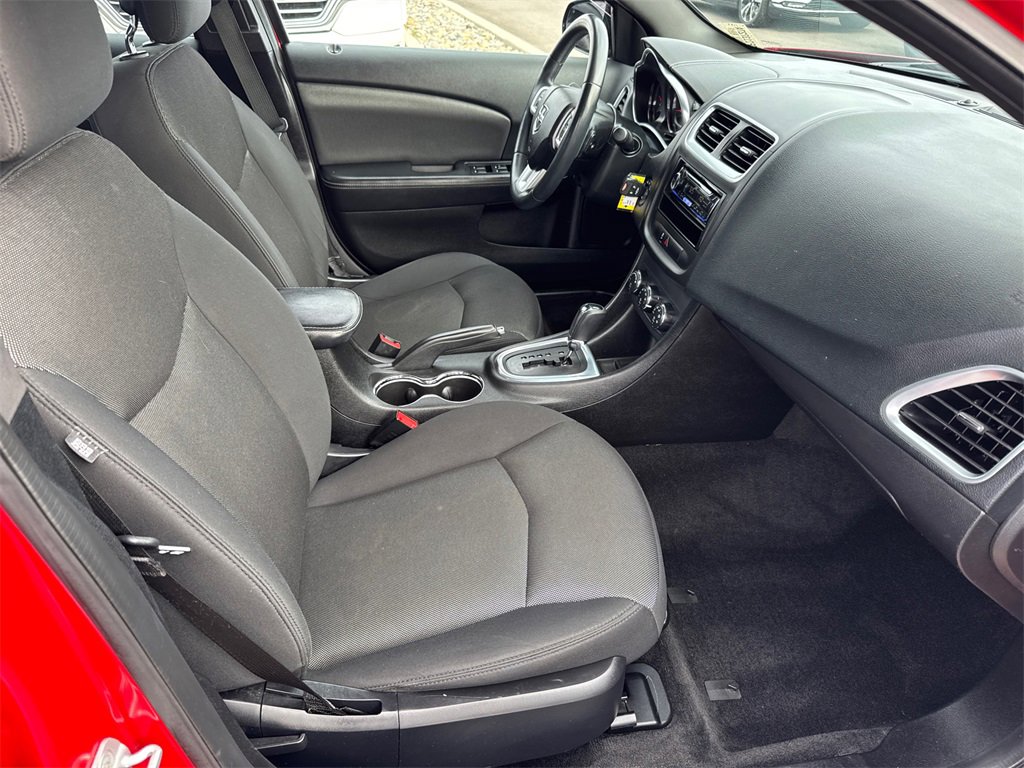 Used 2013 Dodge Avenger SXT image 15