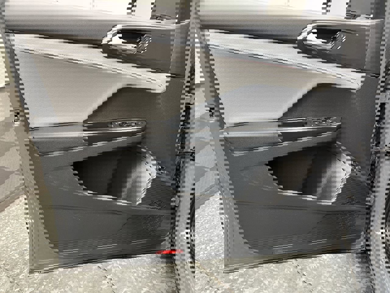 Used 2022 Volkswagen Taos SEL image 8