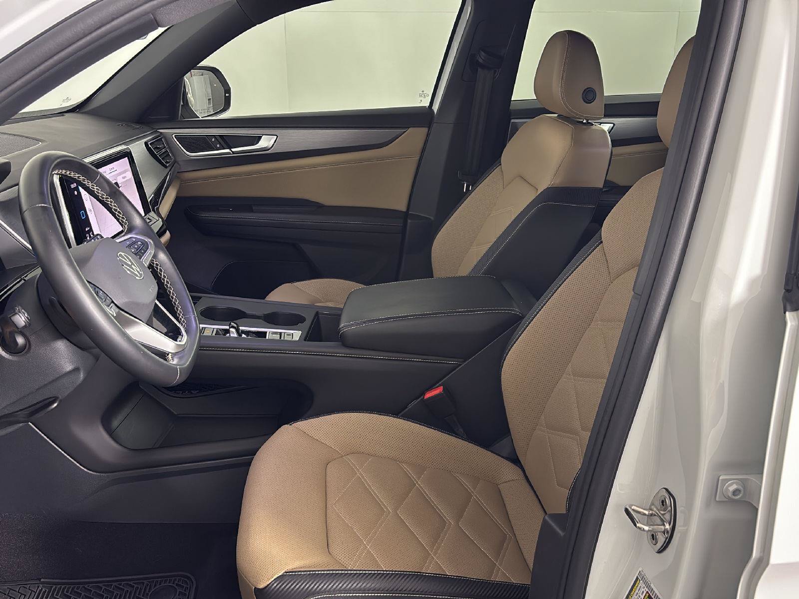 Certified 2025 Volkswagen Atlas Cross Sport SE FWD image 20
