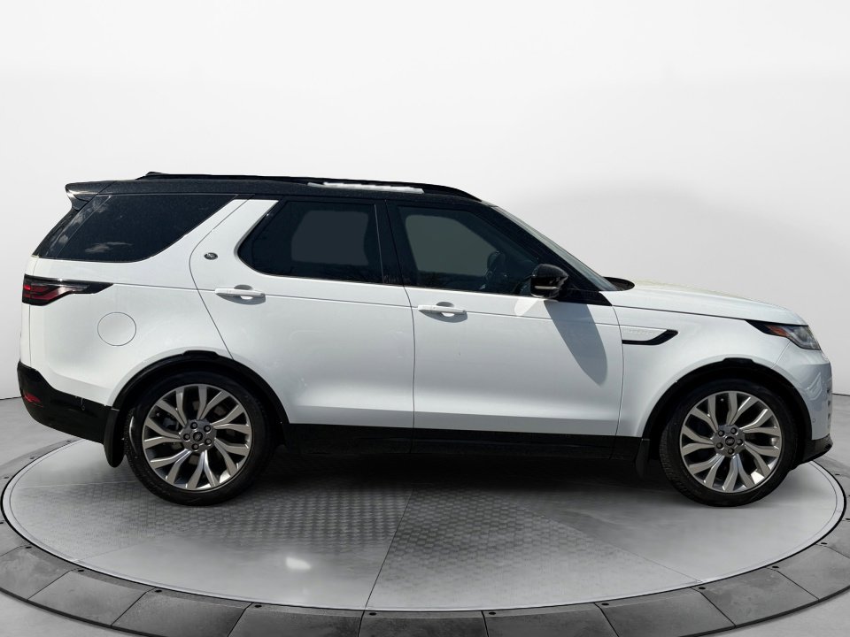 New 2026 Land Rover Discovery Limited Edition AWD/4WD image 8