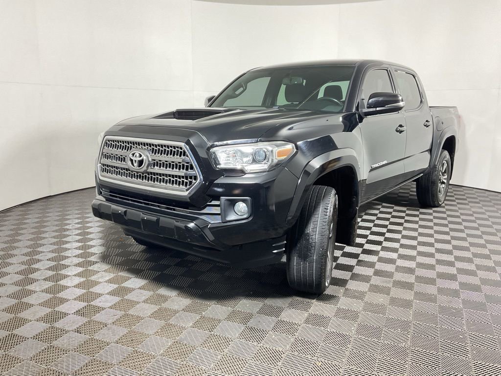 Used 2016 Toyota Tacoma TRD Sport image 8