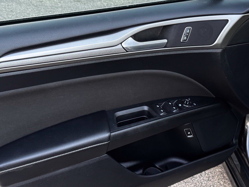 Certified 2019 Ford Fusion SE FWD image 8