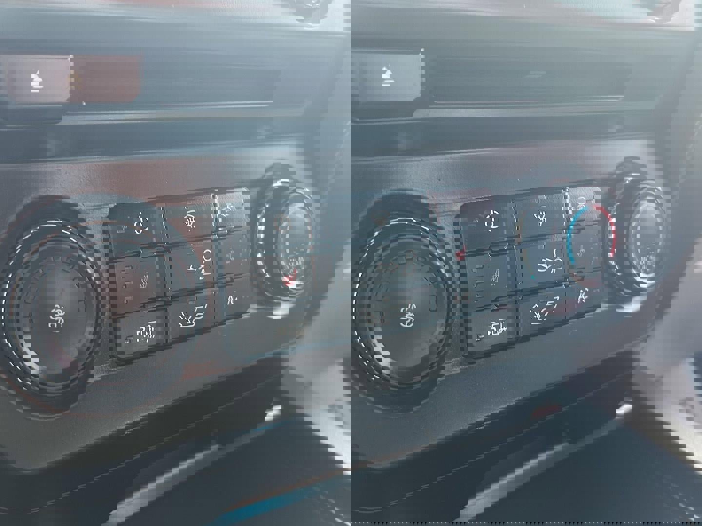 Used 2018 Ford F150 XLT w/ Equipment Group 302A Luxury image 17