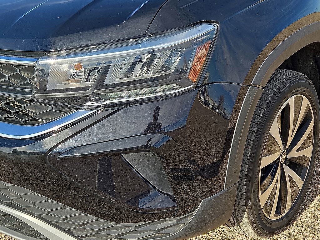 Used 2024 Volkswagen Taos SE image 9