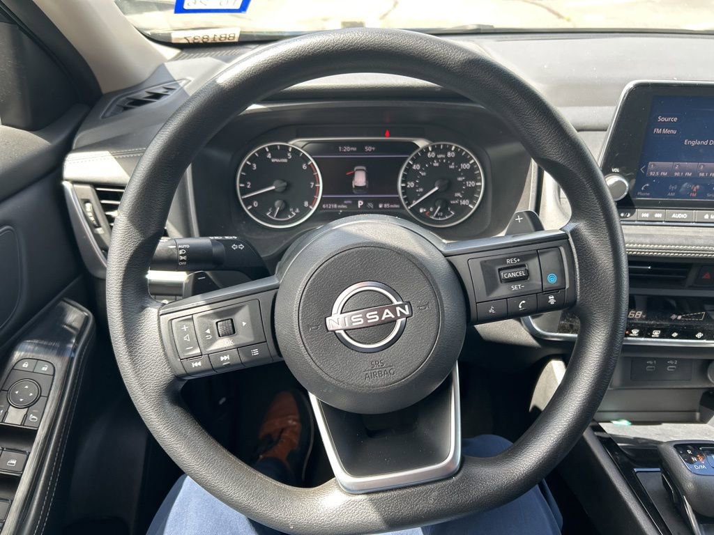 Used 2024 Nissan Rogue SV AWD/4WD image 2