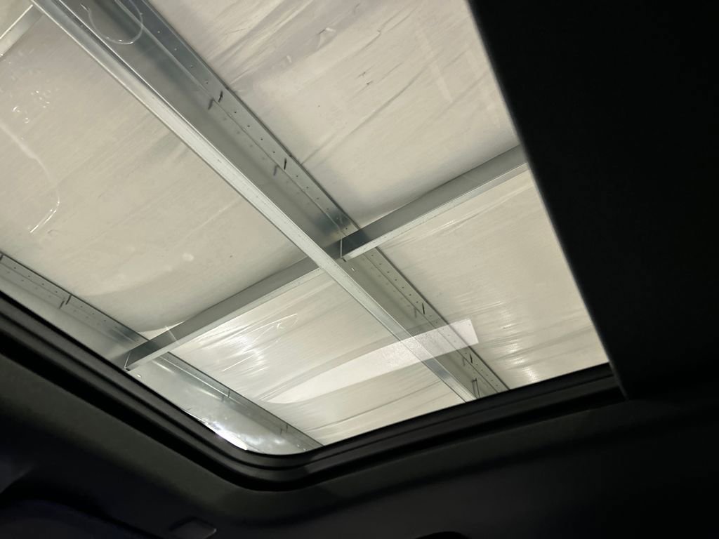 Used 2021 GMC Yukon AT4 w/ Technology Package image 28