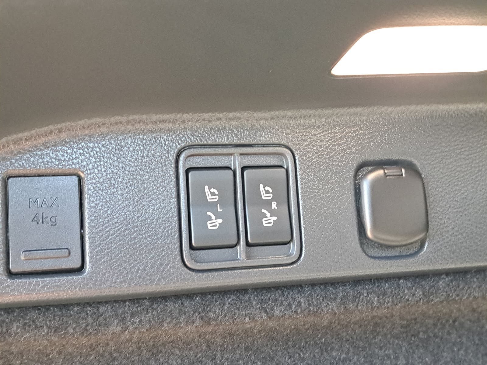 Used 2026 Lexus RX 450h AWD w/ Convenience Package image 14