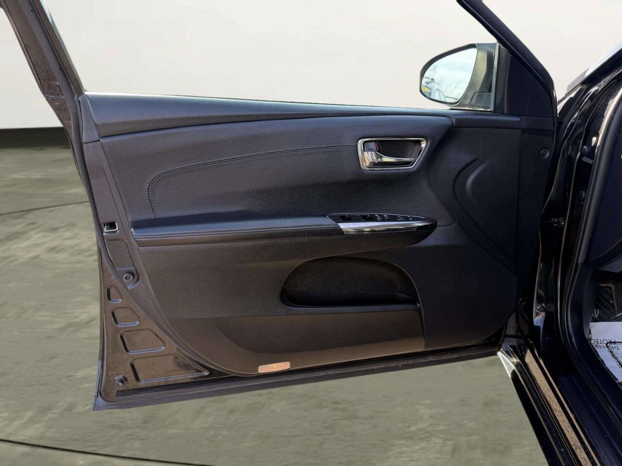 Used 2015 Toyota Avalon XLE image 12