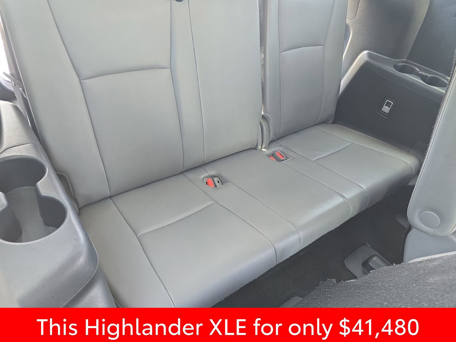 Used 2024 Toyota Highlander XLE AWD/4WD image 18