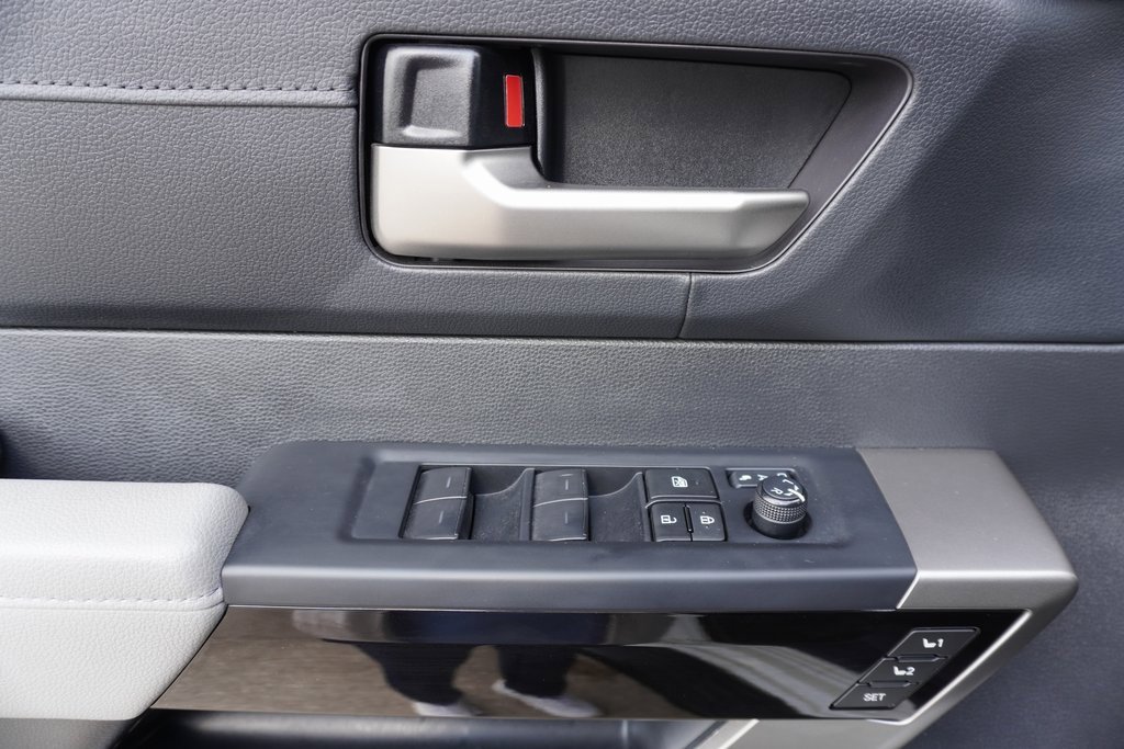Used 2024 Toyota Tundra Limited image 9