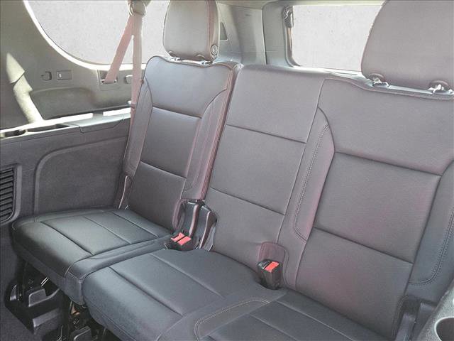 Used 2023 Chevrolet Suburban High Country AWD/4WD image 25