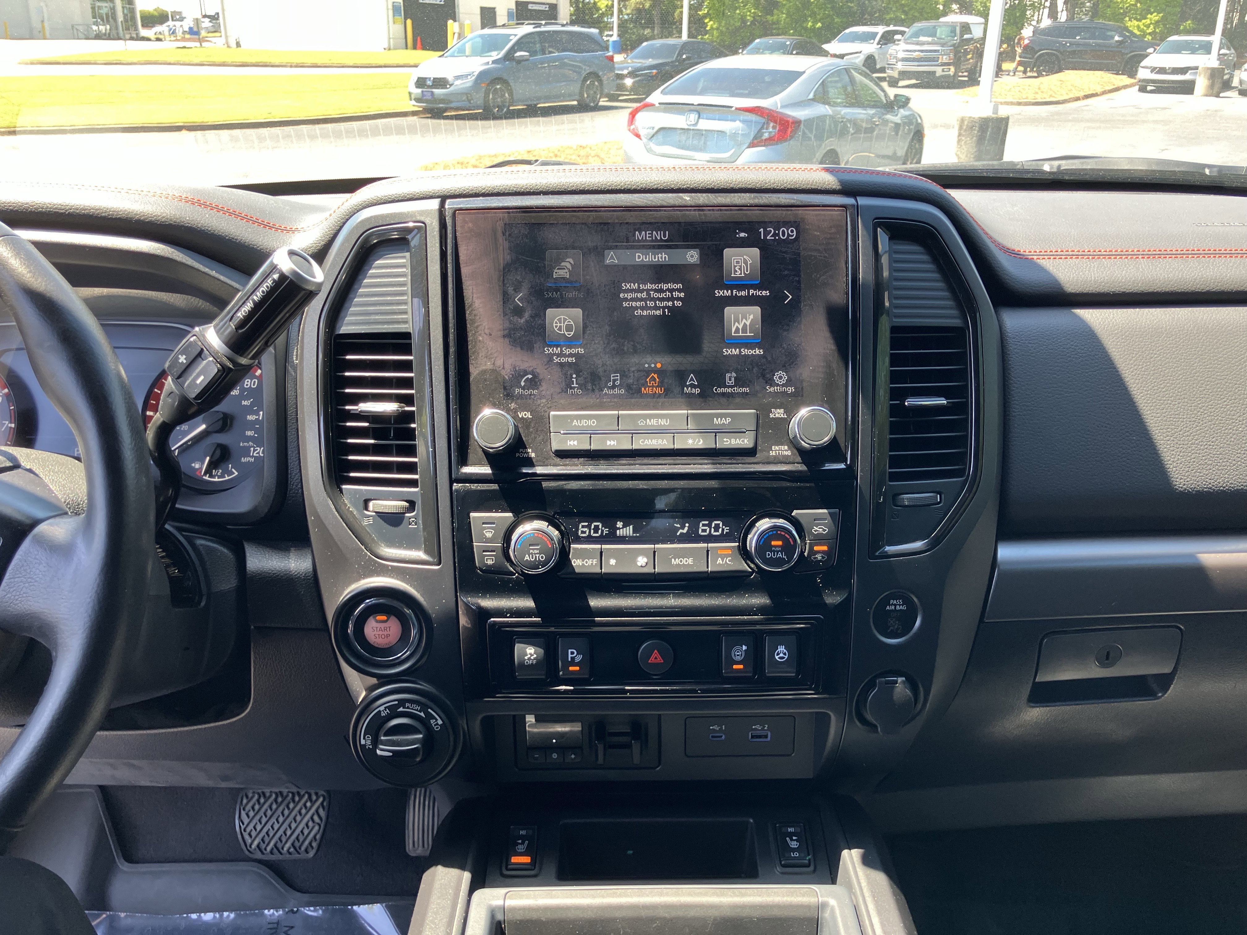 Used 2023 Nissan Titan PRO-4X w/ Pro-4x Convenience Package AWD/4WD image 25