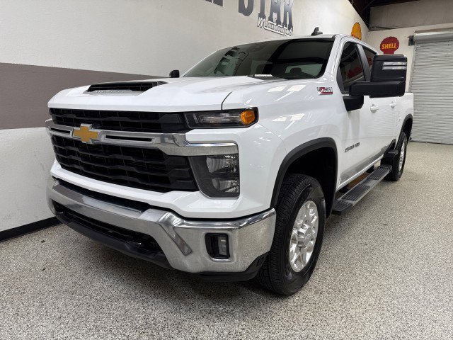 Used 2024 Chevrolet Silverado 2500 LT image 3