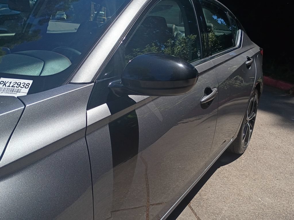 Used 2024 Nissan Altima 2.5 SR FWD image 9
