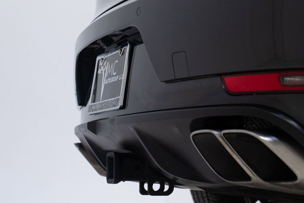 Used 2017 Porsche Macan Turbo image 22