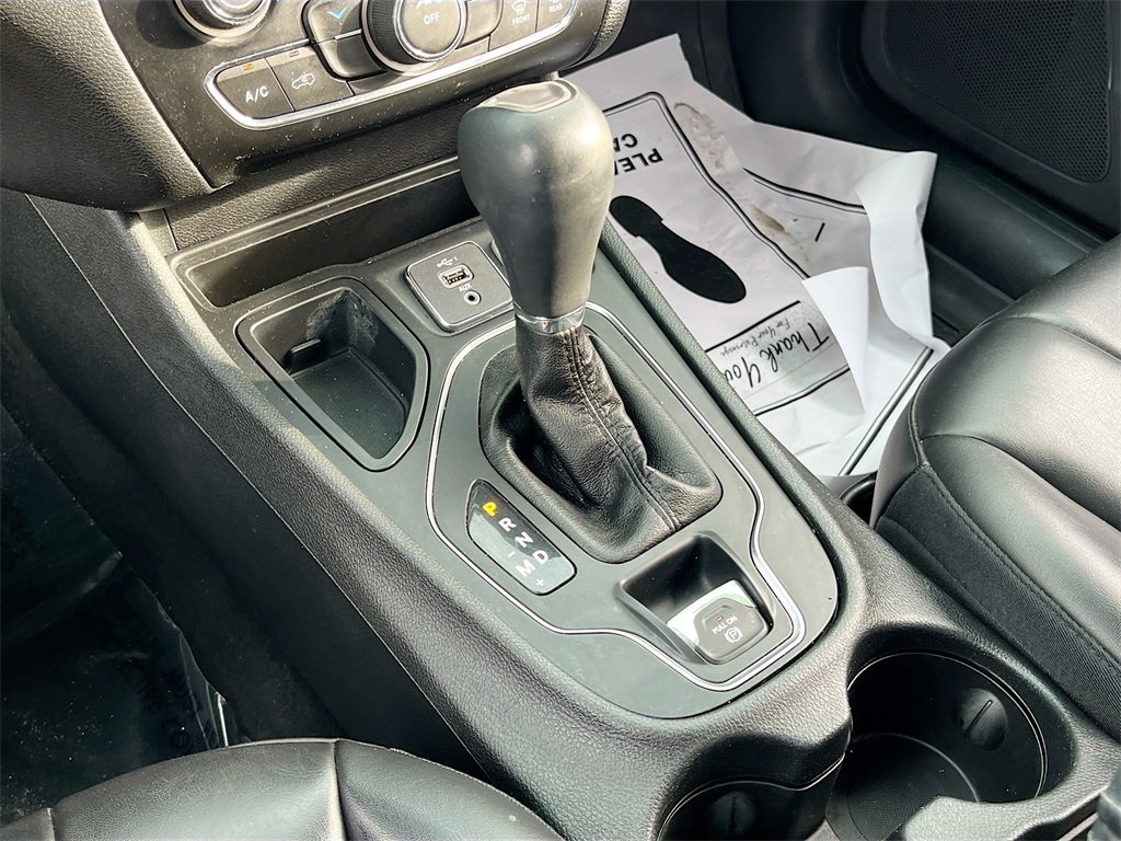 Certified 2019 Jeep Cherokee Latitude Plus image 16