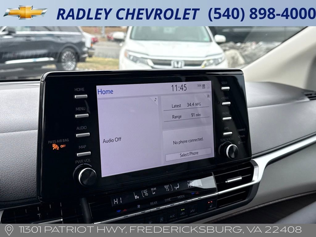 Used 2023 Toyota Sienna XLE image 10