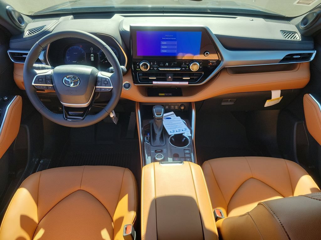 New 2026 Toyota Highlander Platinum AWD/4WD image 11