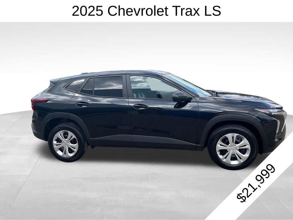 Used 2025 Chevrolet Trax LS image 2