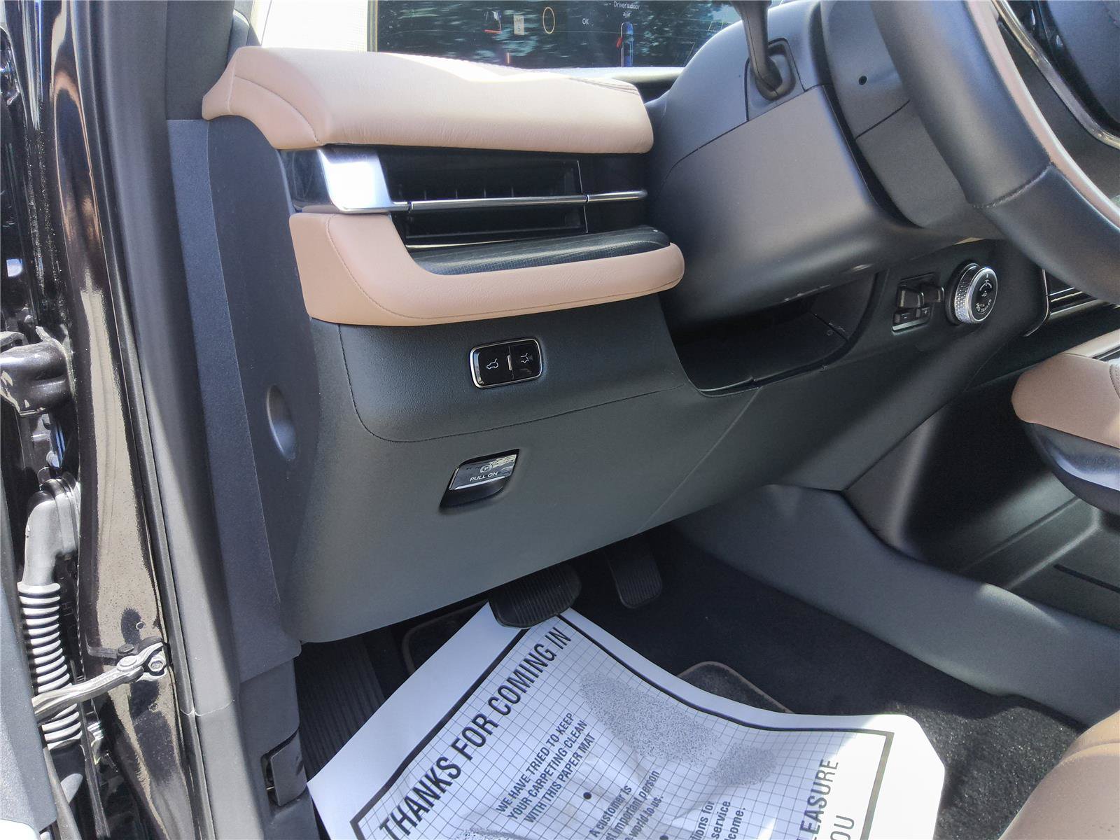 Used 2025 Lincoln Navigator L Black Label AWD/4WD image 17