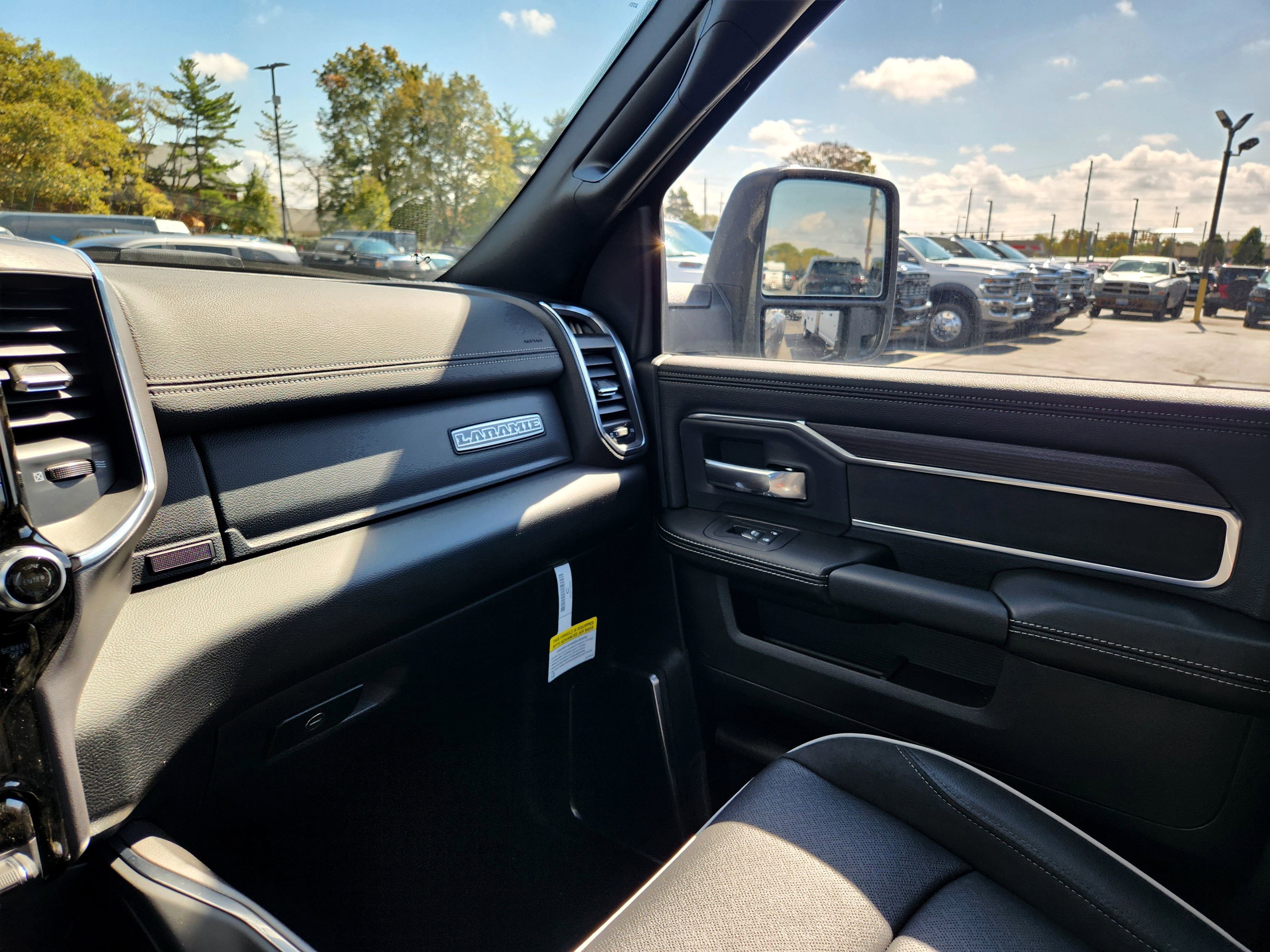 New 2026 RAM 3500 Laramie w/ Max Tow Package image 32