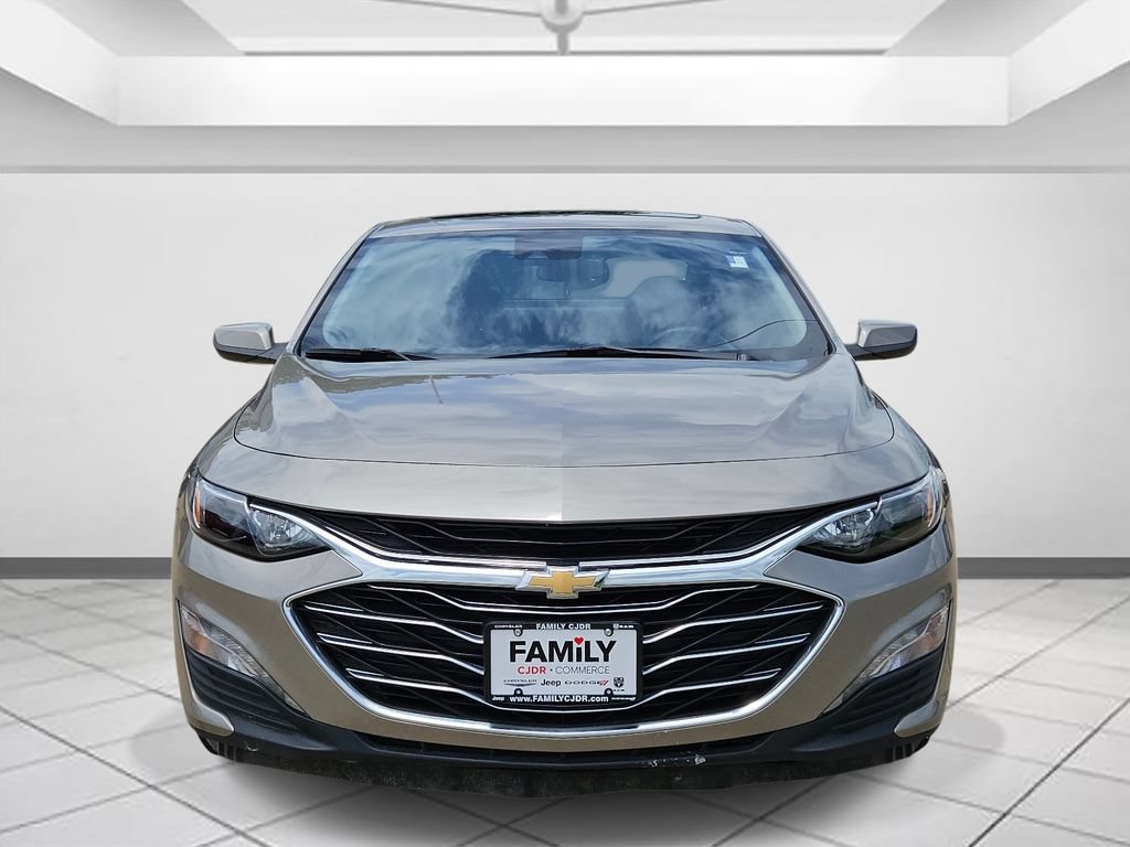 Used 2024 Chevrolet Malibu LT FWD image 2