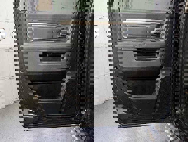 Used 2017 RAM 3500 Big Horn image 19