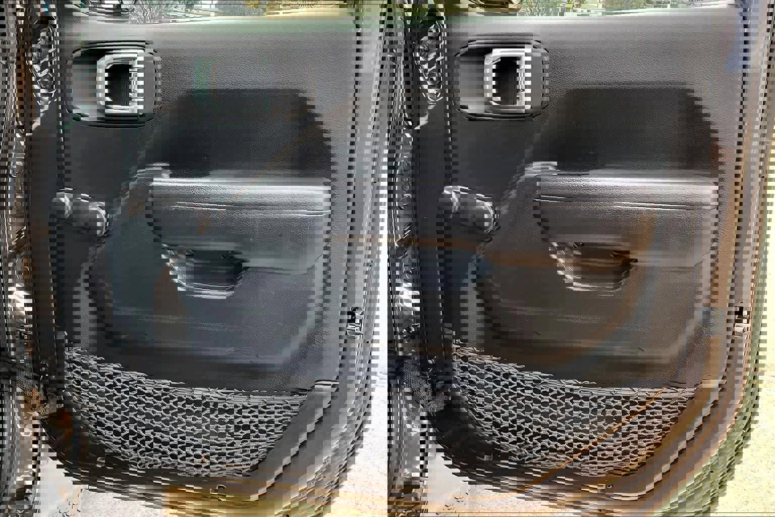 Used 2019 Jeep Wrangler Unlimited Sport image 36