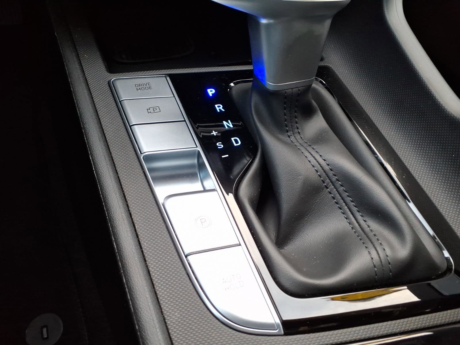 Certified 2025 Hyundai Elantra Limited image 27