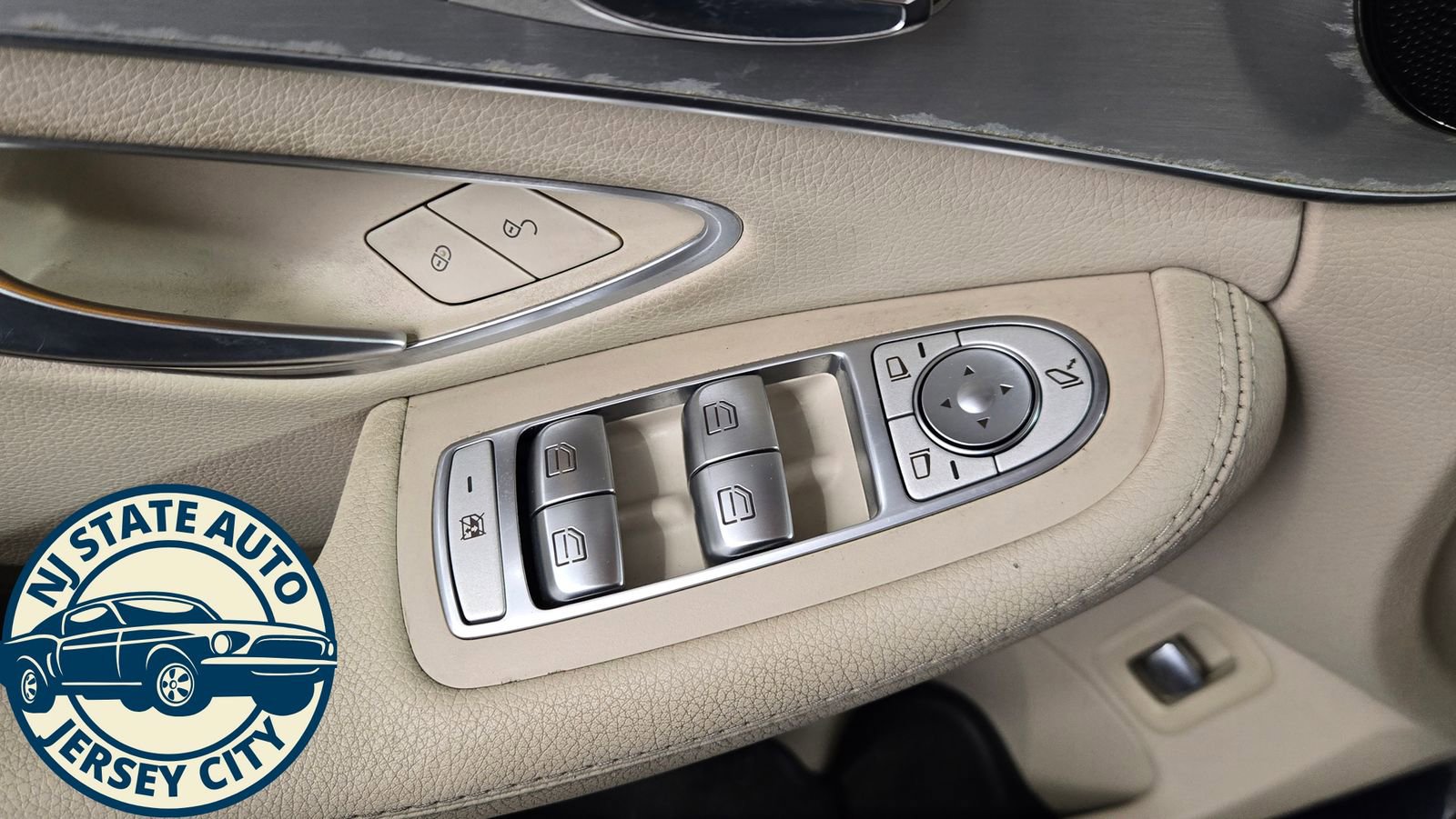 Used 2018 Mercedes-Benz C 300 4MATIC Sedan w/ Premium Package image 24