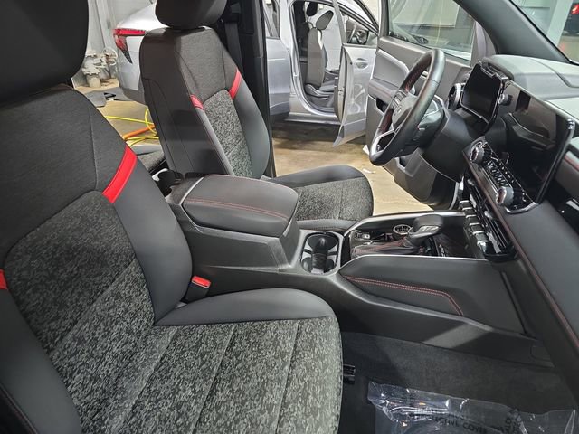 Used 2024 Chevrolet Colorado Z71 w/ LPO, Dark Essentials Package AWD/4WD image 12